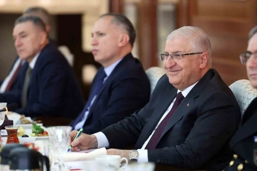 Milli Savunma Bakanı G&uuml;ler medya temsilcileri ile buluştu
