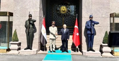 Milli Savunma Bakanı G&uuml;ler, Mısır Silahlı Kuvvetler Başkomutanı Zaher ile g&ouml;r&uuml;şt&uuml;