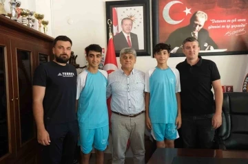 Milli takım kampına davet edilen sporculardan Başkan &Ccedil;&ouml;mden&rsquo;e ziyaret

