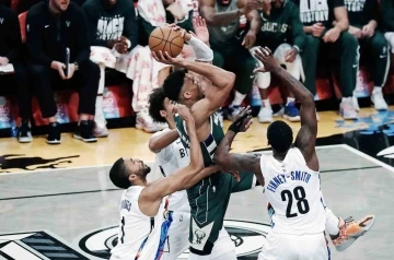 Milwaukee Bucks, &uuml;st &uuml;ste 15. ma&ccedil;ını kazandı
