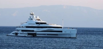 Milyarderlerin l&uuml;ks yatları Bodrum koylarında