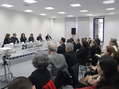Mimarlar Odası Bursa Şubesi, kentlerin geleceğini mercek altına aldı