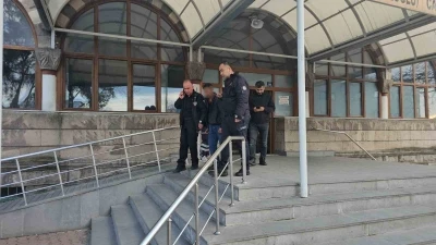 Minareden intihar girişimini polis engelledi
