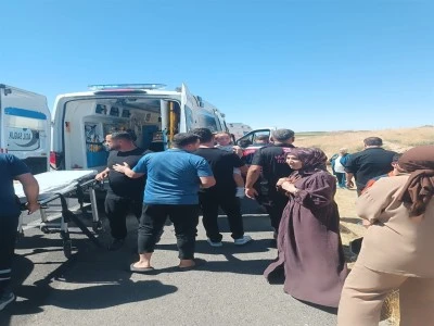 Minib&uuml;s devrildi 13 &ouml;ğrenci yaralandı