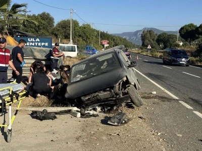 Minib&uuml;s devrildi: 6 yaralı