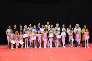 Minik cimnastik&ccedil;ilerin g&ouml;sterileri beğeni ile izlendi
