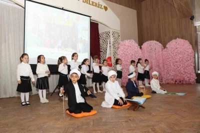 Minikler g&ouml;sterileriyle mest etti
