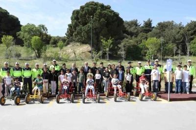 Minikler, trafik kurallarını uzmanlarından &ouml;ğrendi
