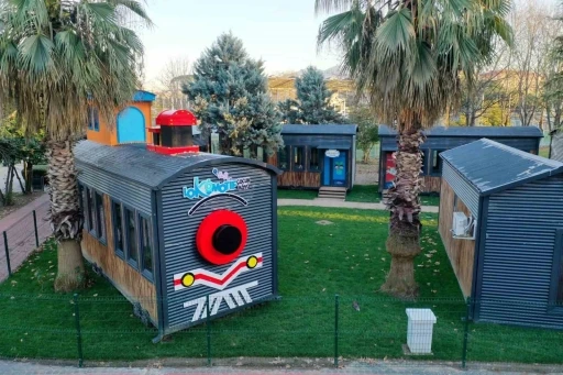 Minikler yiyecek atıklarını g&uuml;breye d&ouml;n&uuml;şt&uuml;r&uuml;yor
