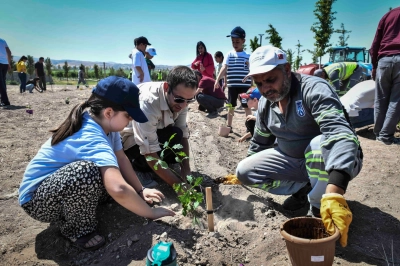 Miniklerin Yetiştirdiği Meşe Palamutları Ata &Ccedil;iftliği&rsquo;nde Doğayla Buluştu