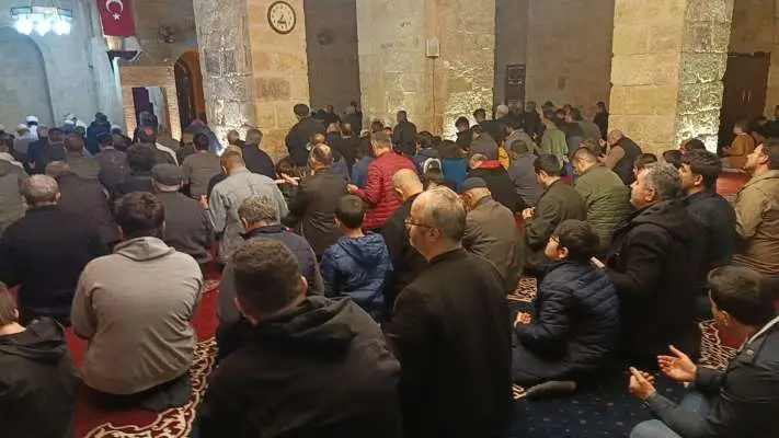 Mira&ccedil; Kandili&rsquo;nde tarihi Hoşkadem Camii doldu taştı
