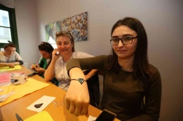 Miyuki boncuklarla takı yapmayı &ouml;ğrendiler
