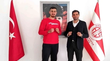 Mlli Tekvandocu Muhammet Recep &Ccedil;etinkaya, Antalyaspor&rsquo;da
