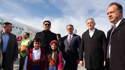 Moğolistan Cumhurbaşkanı Khurelsukh Ukhnaa Van&rsquo;da
