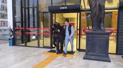 Motokuryeler, başka motokuryelerin eşyalarını &ccedil;aldı
