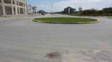 Motosiklet bord&uuml;re &ccedil;arptı, yolcu 10 metre adeta havada u&ccedil;tu
