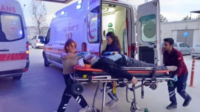 Motosiklet ile otomobil &ccedil;arpıştı: 1 &ouml;l&uuml;, 1 yaralı