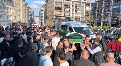 Motosiklet kazasında hayatını kaybeden sanat&ccedil;ı son yolculuğuna uğurlandı