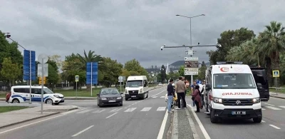 Motosiklet s&uuml;r&uuml;c&uuml;s&uuml; annesinin yanındaki &ccedil;ocuğa &ccedil;arpıp ka&ccedil;tı