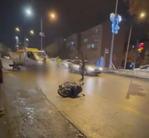 Motosiklet s&uuml;r&uuml;c&uuml;s&uuml; yaşamını kaybetti
