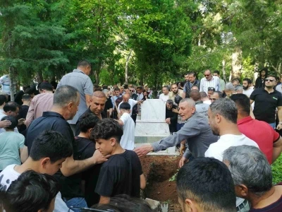 Motosikletin &ccedil;arpması sonucu hayatını kaybeden 12 yaşındaki &ccedil;ocuk toprağa verildi