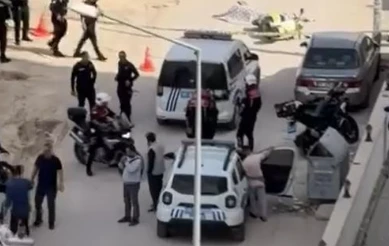 Motosikletiyle seyir halindeyken uğradığı silahlı saldırıda &ouml;ld&uuml;