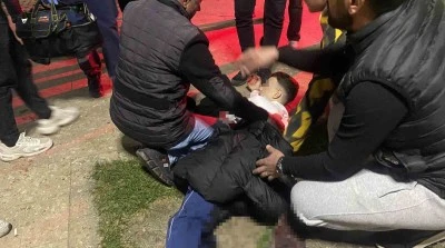 Mudanya'da bı&ccedil;aklı kavga: 16 yaşındaki &ccedil;ocuk yaralandı