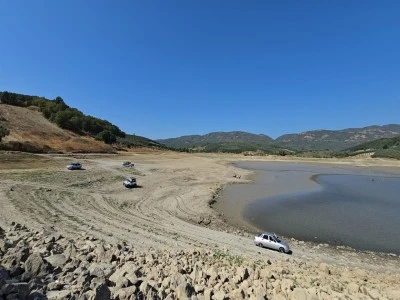 Mudanya'da bulunan &Ccedil;ınarlı G&ouml;leti kuruma tehlikesiyle karşı karşıya