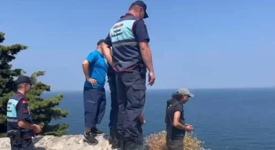 Mudanya'da heyelan paniği, y&uuml;zerken &uuml;zerlerine toprak kaydı