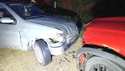 Mudanya'da iki otomobil &ccedil;arpıştı: 1 kişi yaralandı, 11 aylık bebek faciadan d&ouml;nd&uuml;