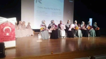 Mudanya&rsquo;da kız hafızlar ta&ccedil;larını giydi