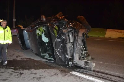 Mudanya'da takla atan ara&ccedil; 100 metre savruldu: 2 yaralı