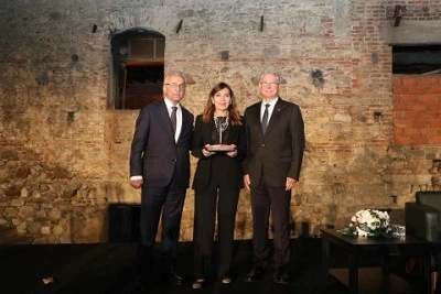 Mudanya M&uuml;tarekesi Barış Yolu &Ouml;d&uuml;l&uuml; Altan &Ouml;ymen'e verildi