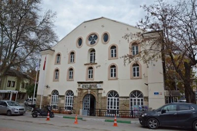 Mudanya'nın simge yapılarından Uğur Mumcu K&uuml;lt&uuml;r Merkezi'nde geri sayım 