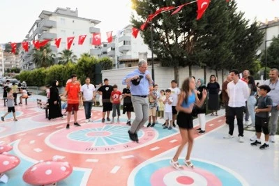 Mudanya sokakları &ccedil;ocuklarla şenleniyor