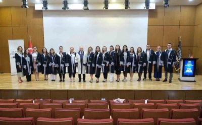Mudanya &Uuml;niversitesi&rsquo;nde &ouml;ğrenciler beyaz &ouml;nl&uuml;kleriyle mesleğe ilk adımını attı