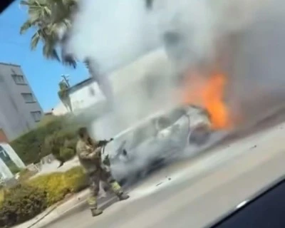 Mudanya Yolu'nda seyir halindeki ara&ccedil; yanarak k&uuml;le d&ouml;nd&uuml;