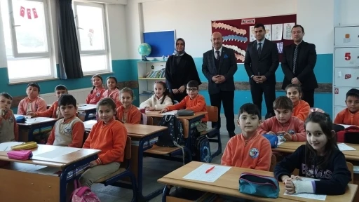 M&uuml;d&uuml;r Başyiğit: "Disiplinli ve d&uuml;zenli olmak, başarıya giden yolda &ouml;nemli bir adımdır"
