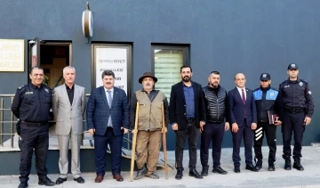 M&uuml;d&uuml;r G&ouml;z&uuml;m, Altınova&rsquo;da muhtarlarla bir araya geldi.
