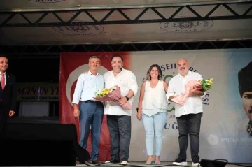 Muğla&rsquo;da tiyatro ş&ouml;lenine b&uuml;y&uuml;k ilgi
