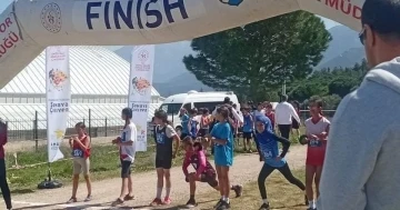 Muğla İl Kros Takımı &uuml;&ccedil;&uuml;nc&uuml; oldu
