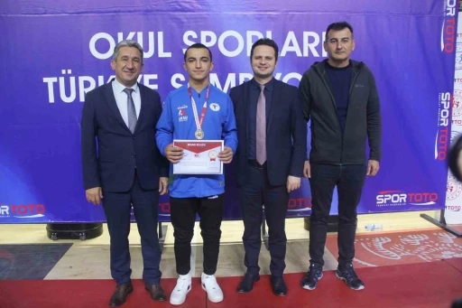 Muğlalı gen&ccedil;, T&uuml;rkiye Şampiyonu oldu
