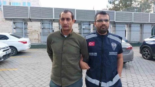 Muhtara 92 bin 400 adet uyuşturucu hap g&ouml;zaltısı
