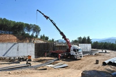 Muhtarlardan Bursa B&uuml;y&uuml;kşehir Belediyesi Başkan Vekili Şahin Biba&rsquo;ya teşekk&uuml;r