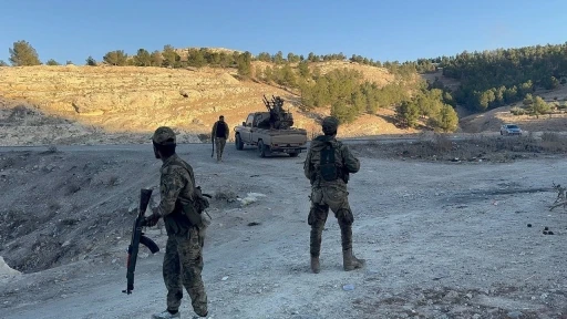 M&uuml;nbi&ccedil;&rsquo;te PKK/YPG&rsquo;li ter&ouml;ristlerden gazetecilerin bulunduğu b&ouml;lgeye dronlu saldırı
