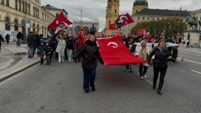 M&uuml;nih'te Cumhuriyetimizin 102. Kuruluş Y&uuml;r&uuml;y&uuml;ş&uuml;