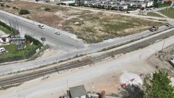 Muradiye&rsquo;deki hemzemin ge&ccedil;it sorunu &ccedil;&ouml;z&uuml;l&uuml;yor
