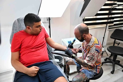 Muratpaşa&rsquo;dan &ouml;zel gereksinimli bireylere &rsquo;Sevgi İzi&rsquo; g&uuml;vencesi
