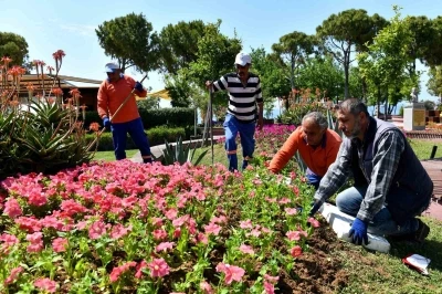 Muratpaşa&rsquo;nın renkli emeği &Ccedil;i&ccedil;ek Desenleri G&uuml;nleri başlıyor
