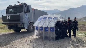 Muş polisinden ger&ccedil;eği aratmayan tatbikat
